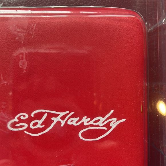 NIP Ed Hardy manicure/pedicure set - Picture 4 of 4